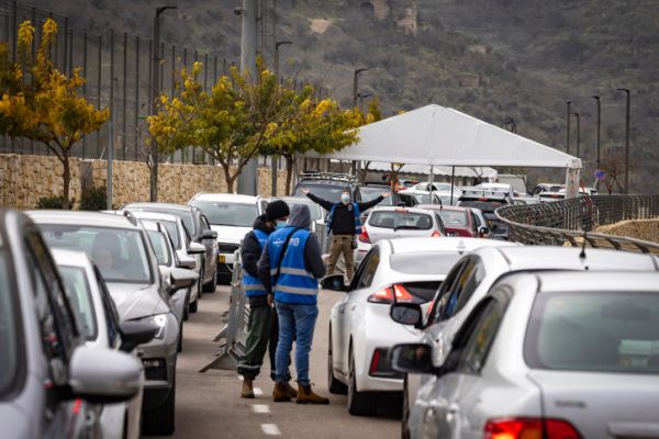 בכל הארץ: עומסי תנועה במתחמי בדיקות הקורונה
