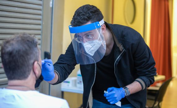 לקראת גל תחלואה | לפיד: "הקורונה חלק מהמציאות"