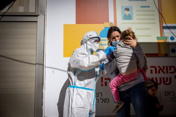 עוד שיא בדרך? כמעט 9,000 חולי קורונה אובחנו מחצות