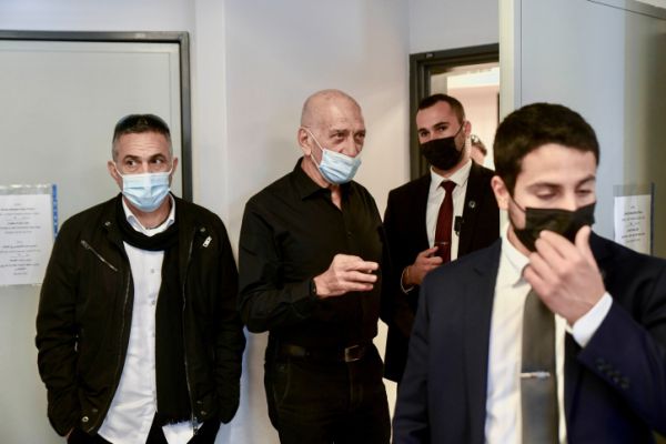 לא הושגה פשרה בין אולמרט למשפחת נתניהו