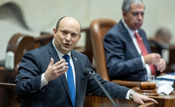 בנט על עסקת הצוללות: "פועלים בניקיון כפיים"