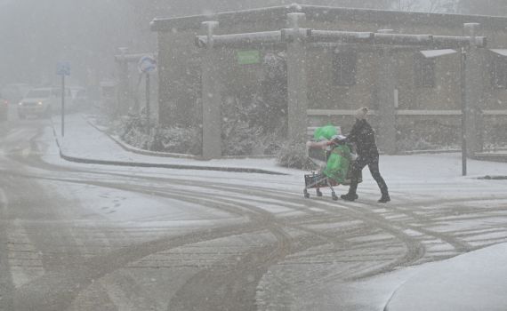 אלפיס הגיעה: שלג יורד בירושלים, בנימין וגוש עציון