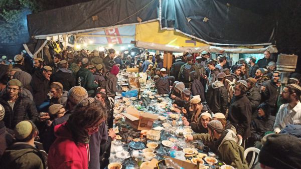 המאבק נמשך: אלפים ערכו סדר ט"ו בשבט בחומש