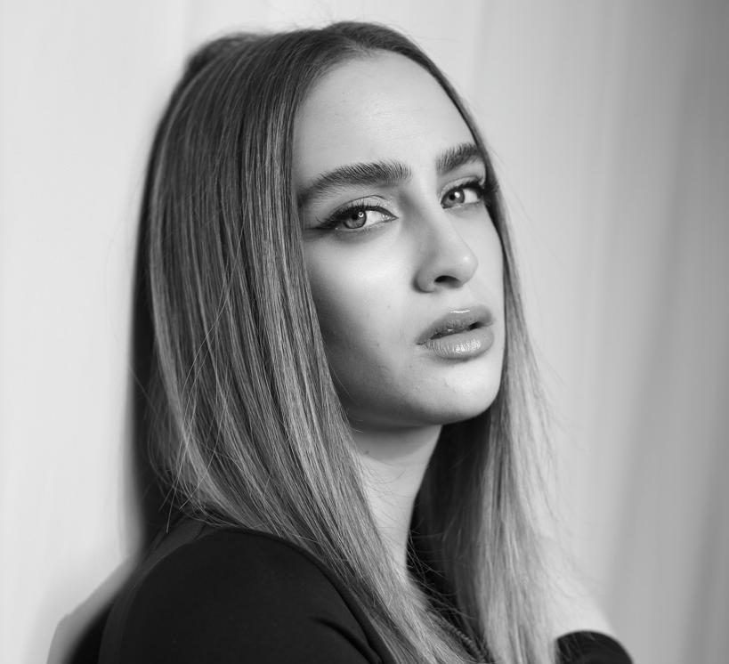 משנה כיוון: ואלרי חמאתי בדרך לתאטרון