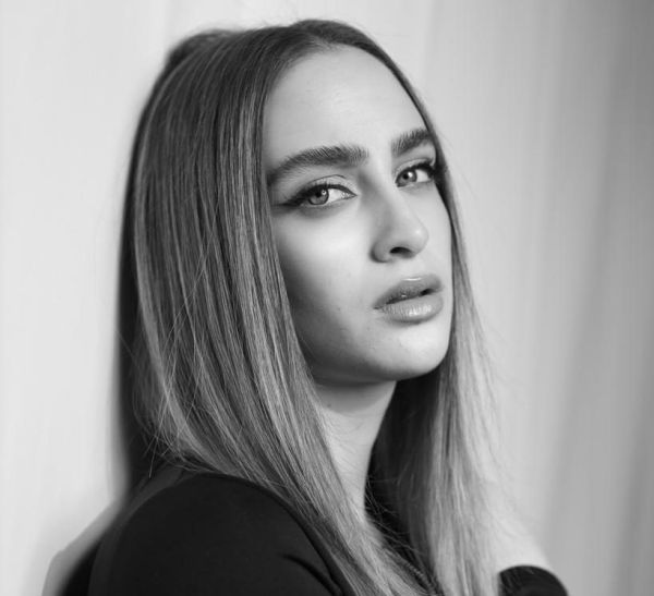 משנה כיוון: ואלרי חמאתי בדרך לתאטרון