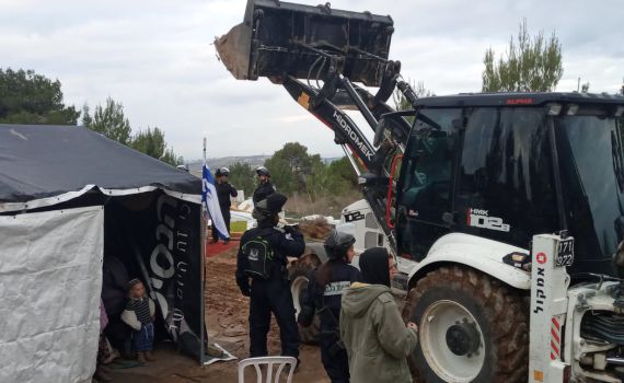 פינוי בחומש: המשטרה באלימות גם נגד ילדים