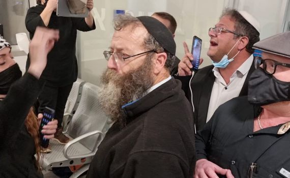 שוב מהומה: בן גביר הגיע לבקר את המחבל • צפו