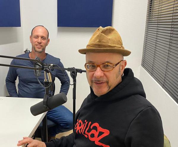 החברה הישראלית היא חברותא אינטלקטואלית: צוללים עם קובי אוז