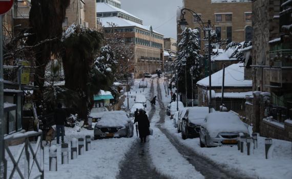 עשרות כבישים וצירי תנועה חסומים; ואיפה אין לימודים