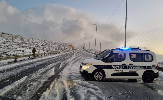 השלג בבירה: הכבישים לירושלים נפתחו לתנועה