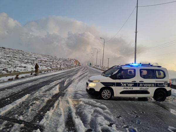 השלג בבירה: הכבישים לירושלים נפתחו לתנועה