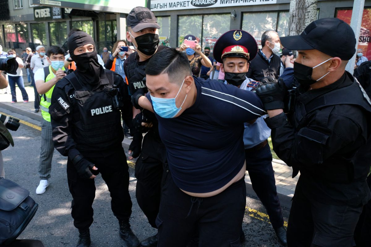 קזחסטן: המצב מחריף, יישלח כוח צבאי למדינה