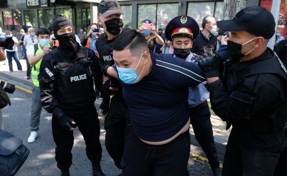 קזחסטן: המצב מחריף, יישלח כוח צבאי למדינה