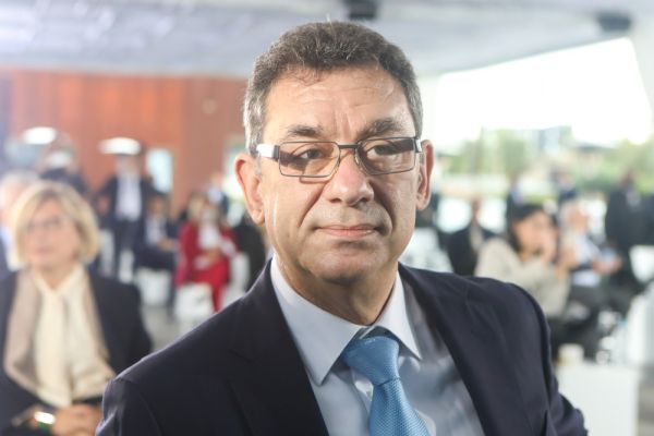 מה מנכ"ל פייזר חושב על החיסון הרביעי בישראל?