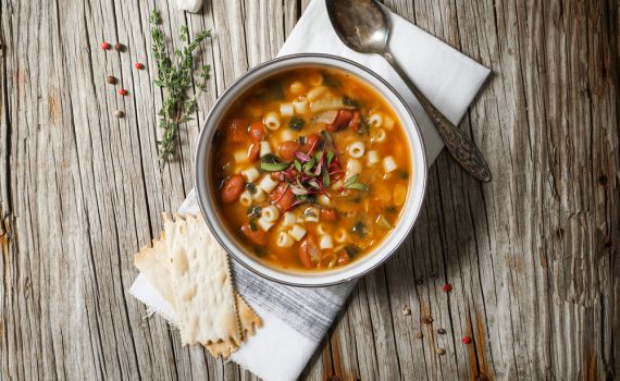 לילה של שלג? זה הזמן להכין מרק מינסטרונה חם