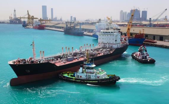 תקיפה חריגה באבו דאבי: 3 הרוגים בפיצוץ מכלי דלק