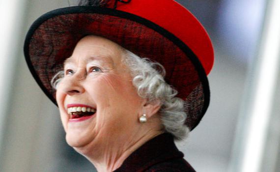 המלכה אליזבת על הקורונה: מאבק לא פשוט, מעייף מאד