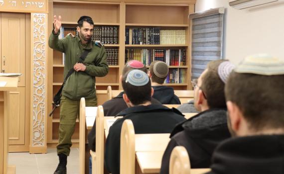 תלמידי ישיבת קרית שמונה התארחו בחטיבה 769