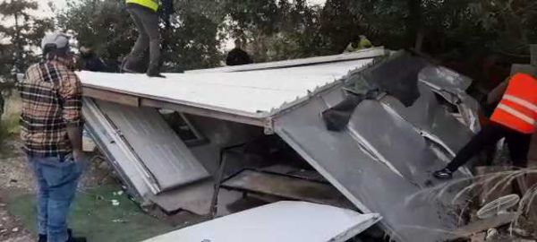 כוחות צבא הורסים מבנים בישיבת חומש