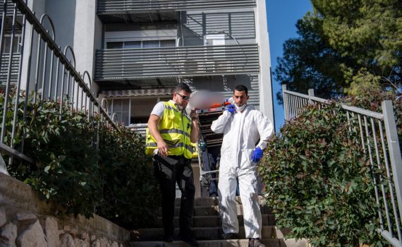 טבריה: 2 אחים כבני 50 נמצאו בביתם ללא רוח חיים