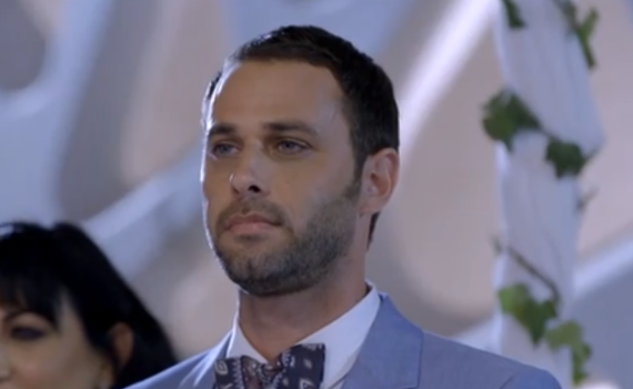 כוכב חתונה ממבט ראשון חוזר לאהבה הראשונה שלו