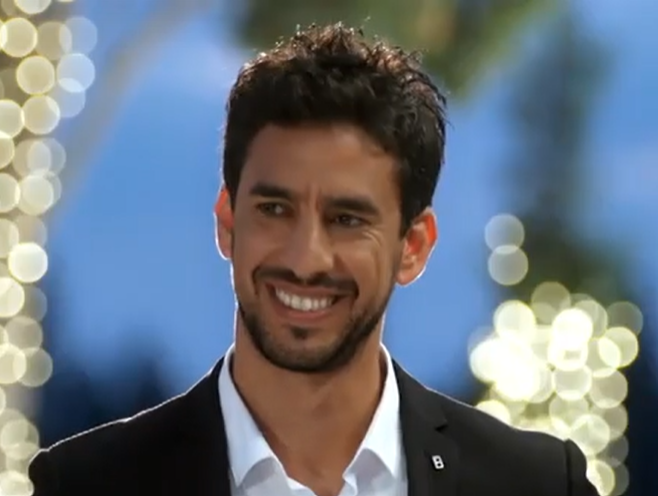 כוכב חתונה ממבט ראשון התארס עם בחורה מההפקה