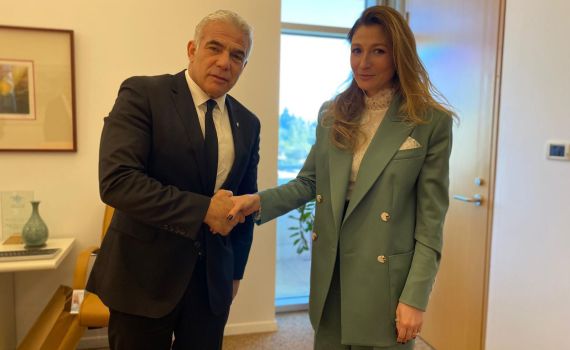 לפיד וסגנית שר החוץ של אוקראינה נפגשו