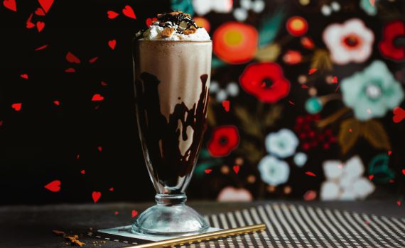 מתגעגעים לקיץ? מתכון למילקשייק שוקולד טבעוני 