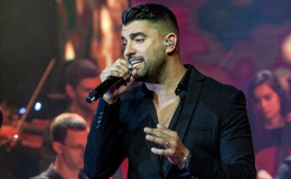 משה פרץ חוגג עם לוחמי חיל הים את החיסול בזיקים