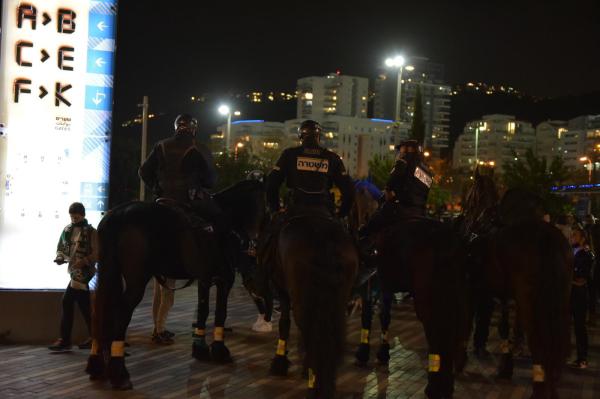 מעצרים בדרבי: רימוני עשן צה"ליים, זיקוקים ואבוקה