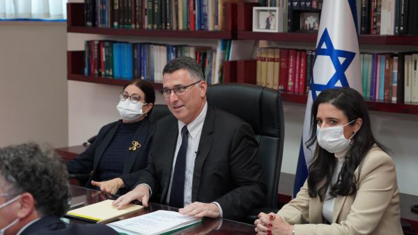 לקראת בחירת השופטים | סער: "הרכב מגוון ומאוזן"