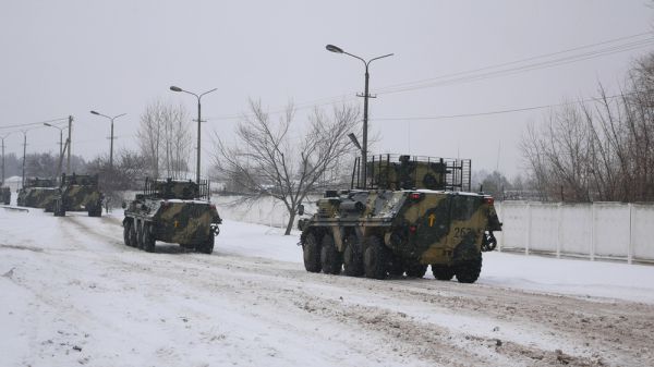 זלנסקי: קייב עדיין בשליטתי; עשרות מדינות שולחות נשק