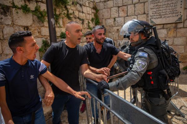 "החלטה ביזיונית; כתב האישום הוא שקר וכזב"