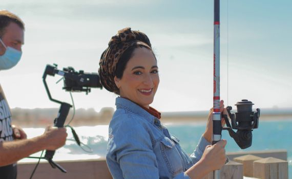 הזמרת הדתייה שרה שפילמן בקליפ חדש לכבוד חודש אדר