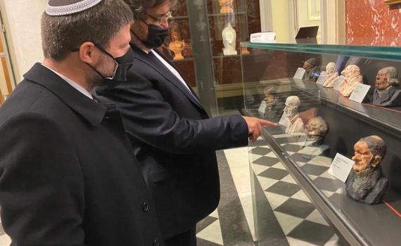 אחרי בריטניה: סמוטריץ' התקבל בפרלמנט הצרפתי