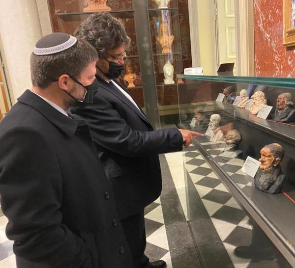 אחרי בריטניה: סמוטריץ' התקבל בפרלמנט הצרפתי