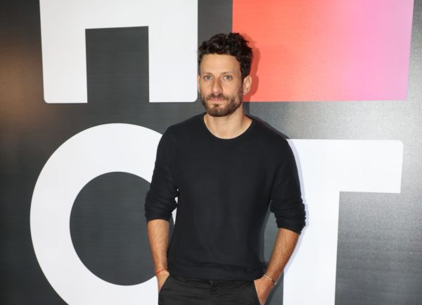 אחרי כמעט עשור: זה הכוכב שחוזר לפסטיגל