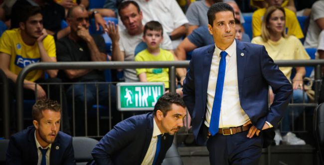 אחרי הכישלון בדרבי: פוטר מאמן מכבי ת"א