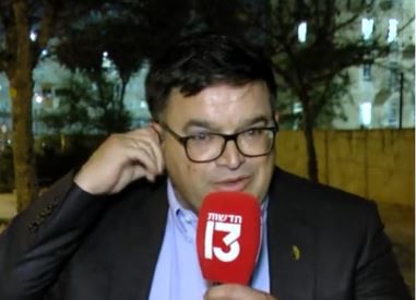 צפו: מיכאל ביטון פוצץ ראיון עם רביב דרוקר