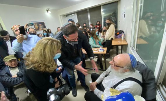 רגע מרגש בבית של פולארד: "אני חייב לך תודה אדירה"