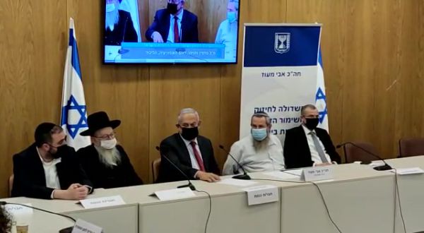 צפו: נתניהו מרעיף שבחים על אבי מעוז