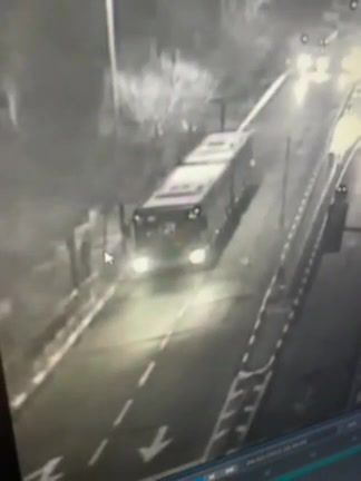 חשד לירי תועה באוטובוס באלעד, שלושה נפצעו