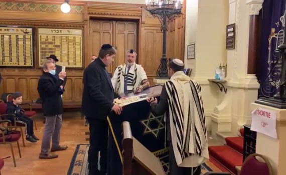 תפילה לשלום המדינה בבית הכנסת הגדול בפריז