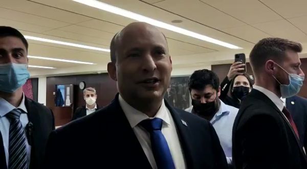 בנט מגיב על משבר גנץ: "יש בעיה, נפתור אותה"