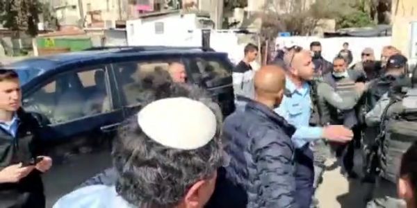 שוטר לבן גביר: תתלונן במשטרה, אתה עוד אזרח