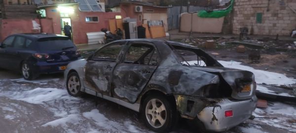 צפו: רכבו של טל יושובייב הוצת בפעם התשיעית