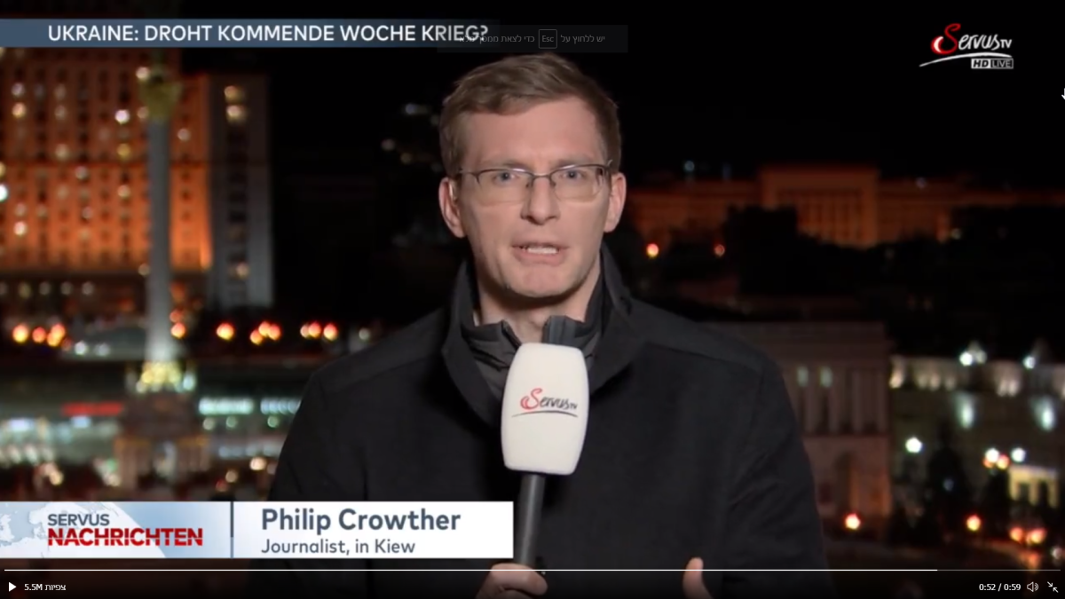 צפו: הכתב שמדווח מאוקראינה בכל השפות