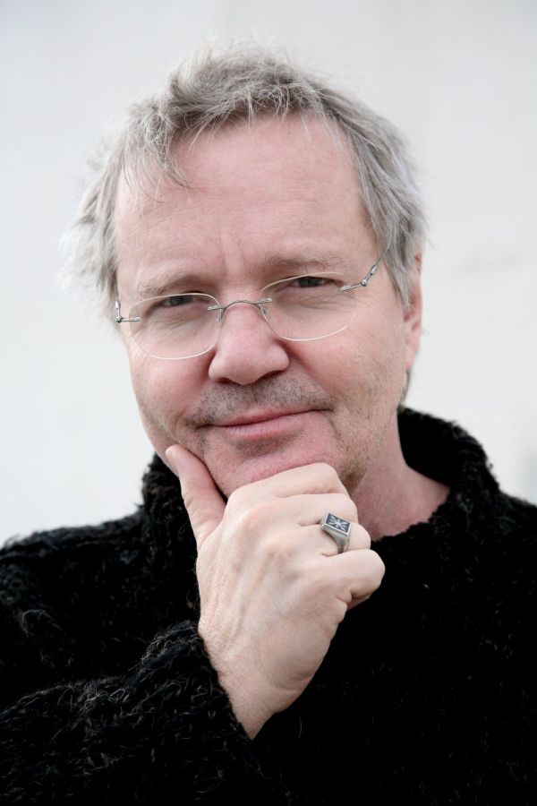 אלון אולארצ'יק חושף את שני ילדיו בשיר: "תהיה ילד"