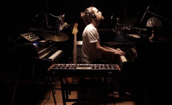 אלדד ציטרין בקליפ שצילם בפלאפון שלו: עוד כותב לך שירים