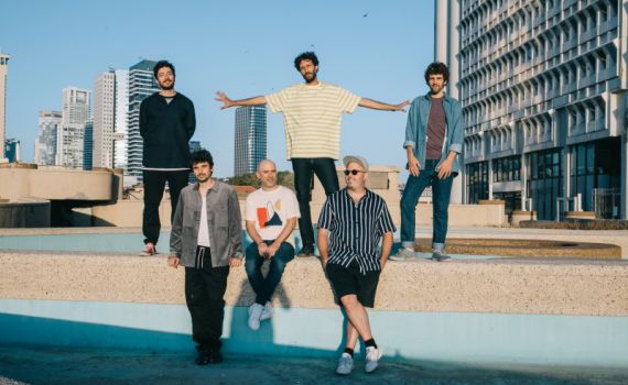 כן כן כן כן: האלבום החדש של אלון עדר ולהקה